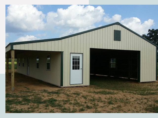 Строительство конюшен в Рославле