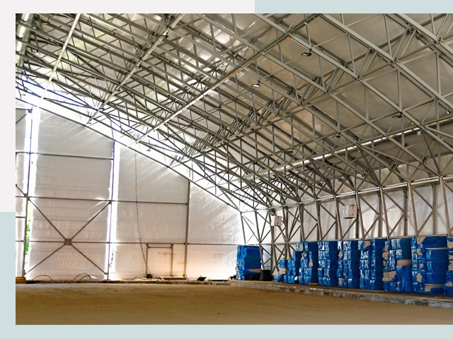 Строительство крытых катков в Рославле